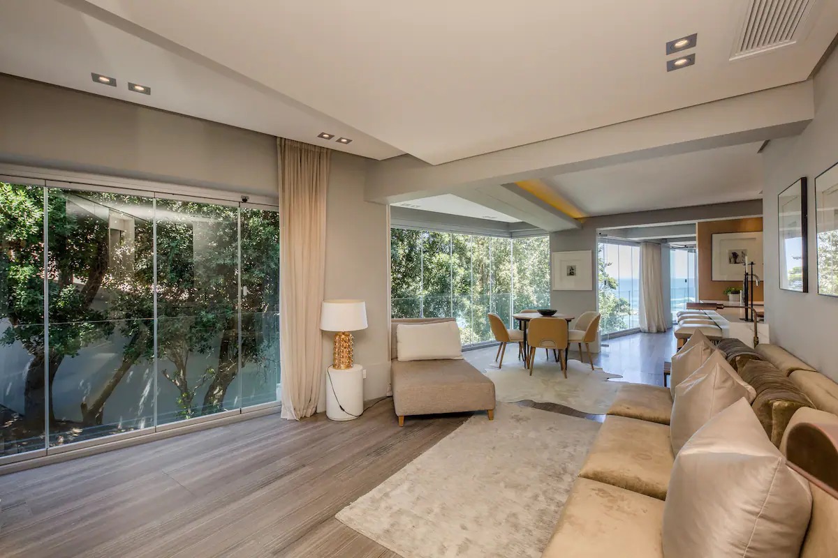 Bantry Bay Chic Photo 18