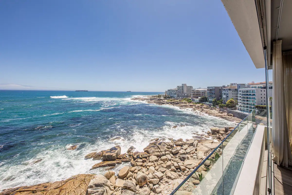 Bantry Bay Chic Photo 30
