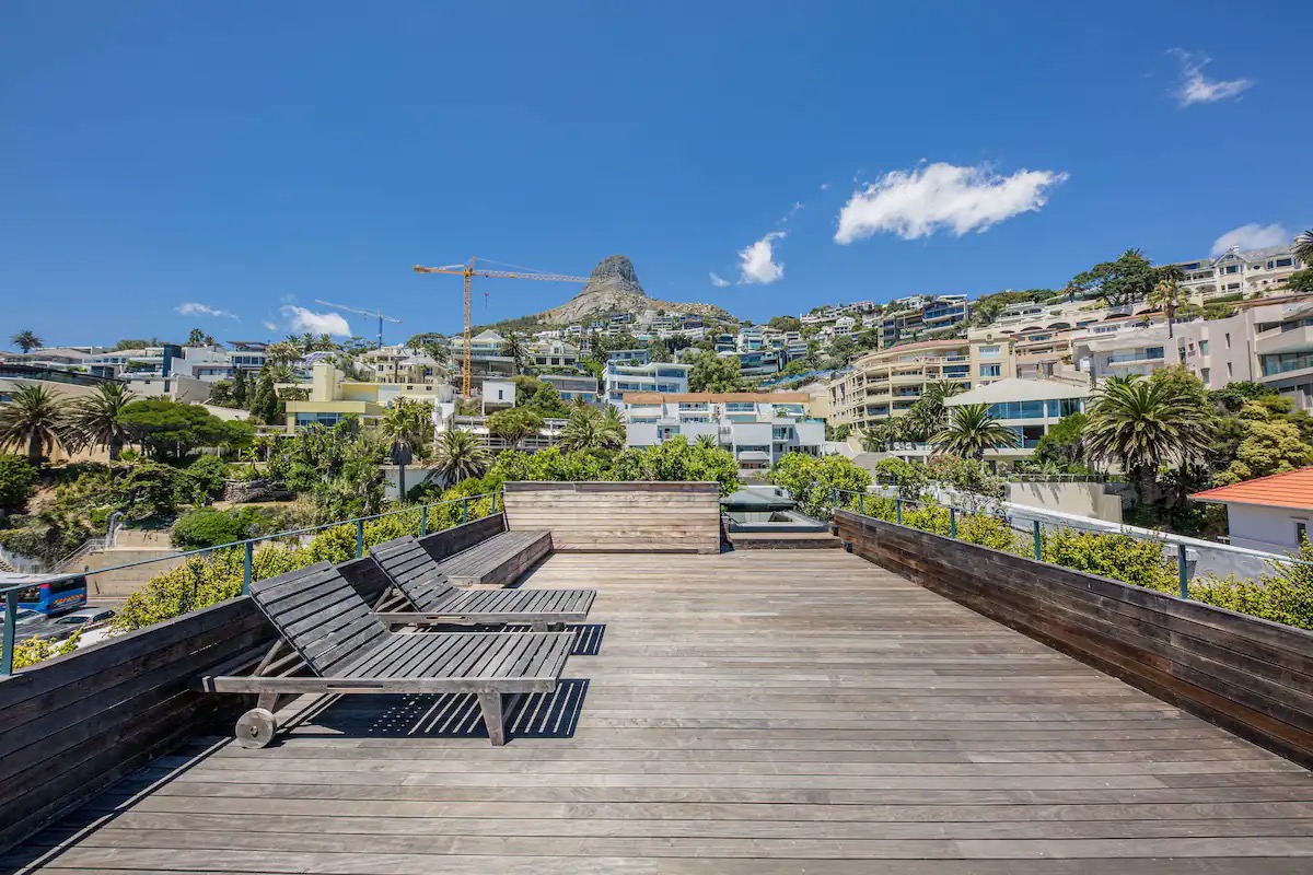 Bantry Bay Chic Photo 39