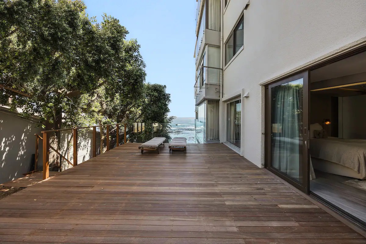 Bantry Bay Chic Photo 5