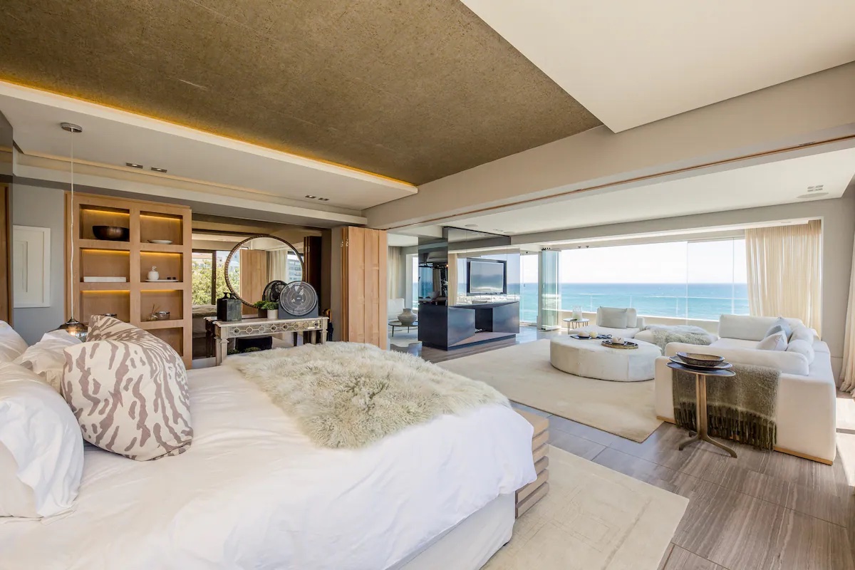 Bantry Bay Chic Photo 51