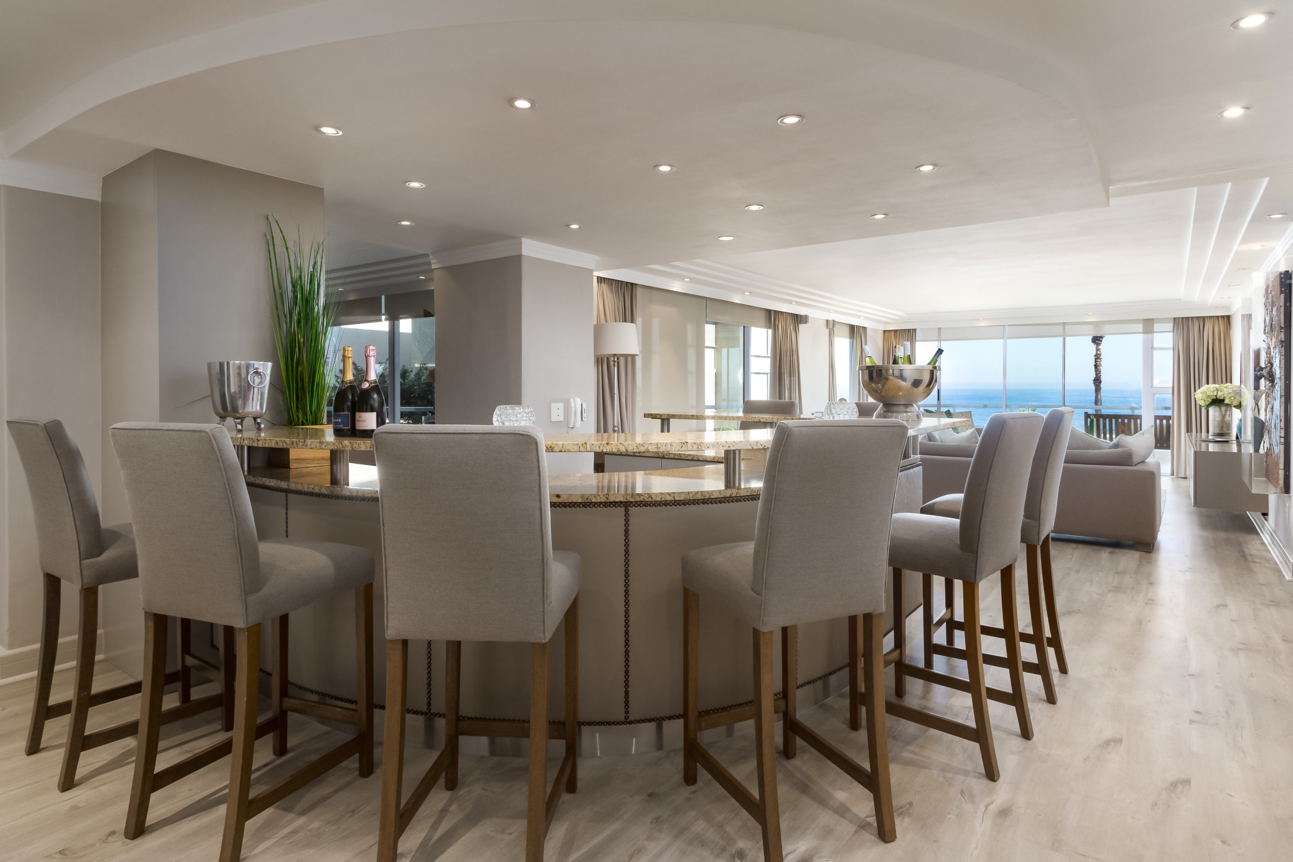 Sapphire Apartment Photo 16
