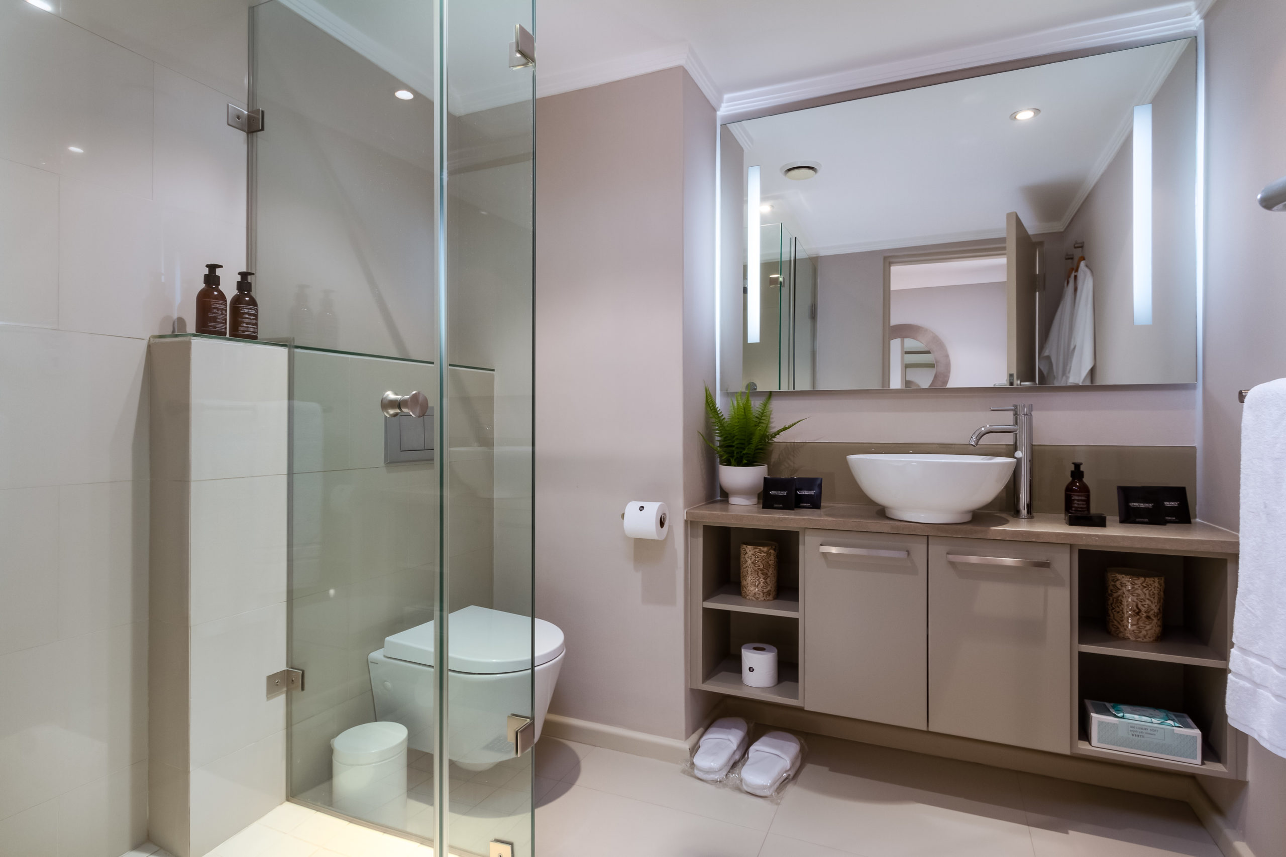 Sapphire Apartment Photo 3