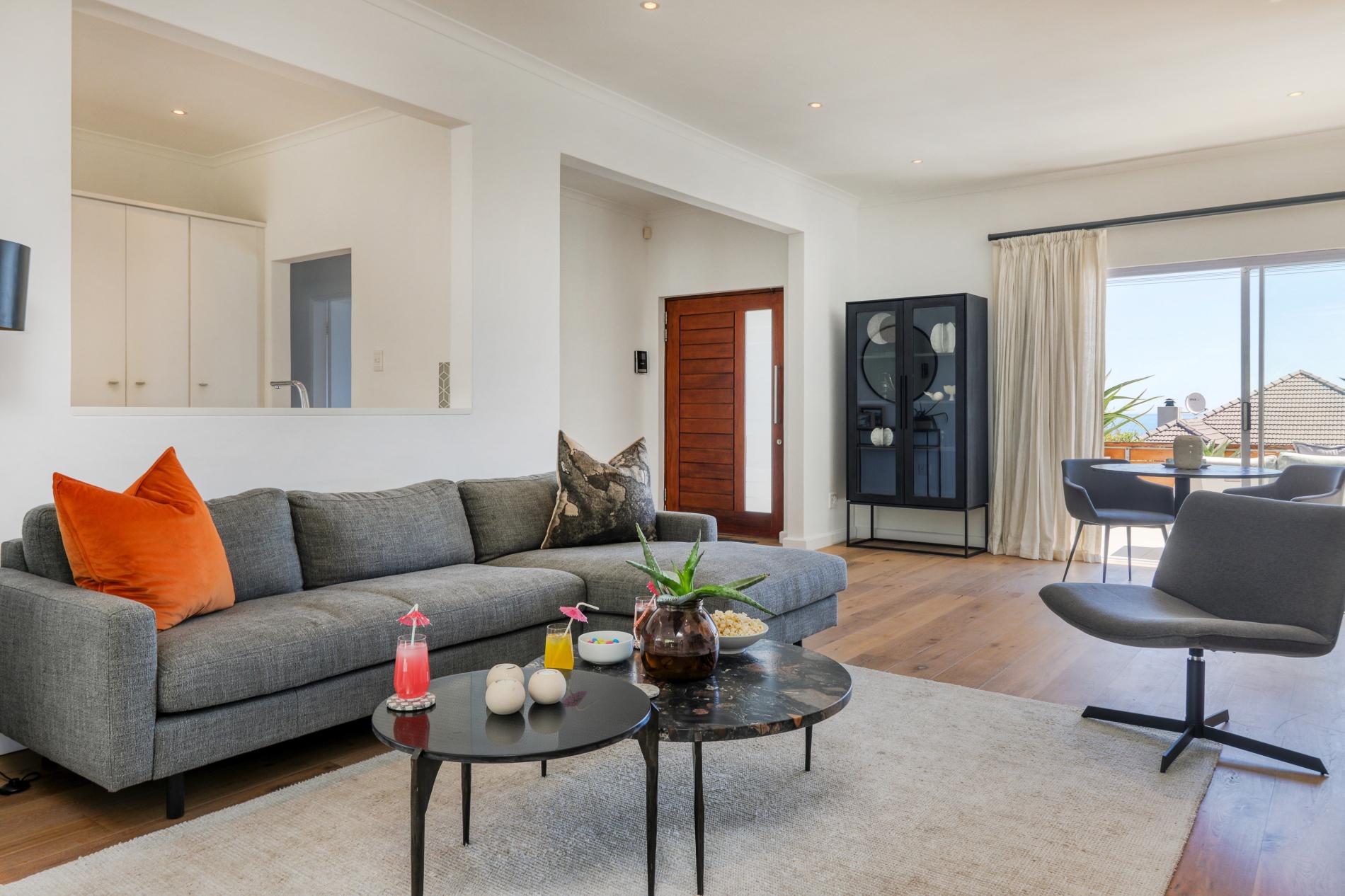 Camps Bay Deluxe 10