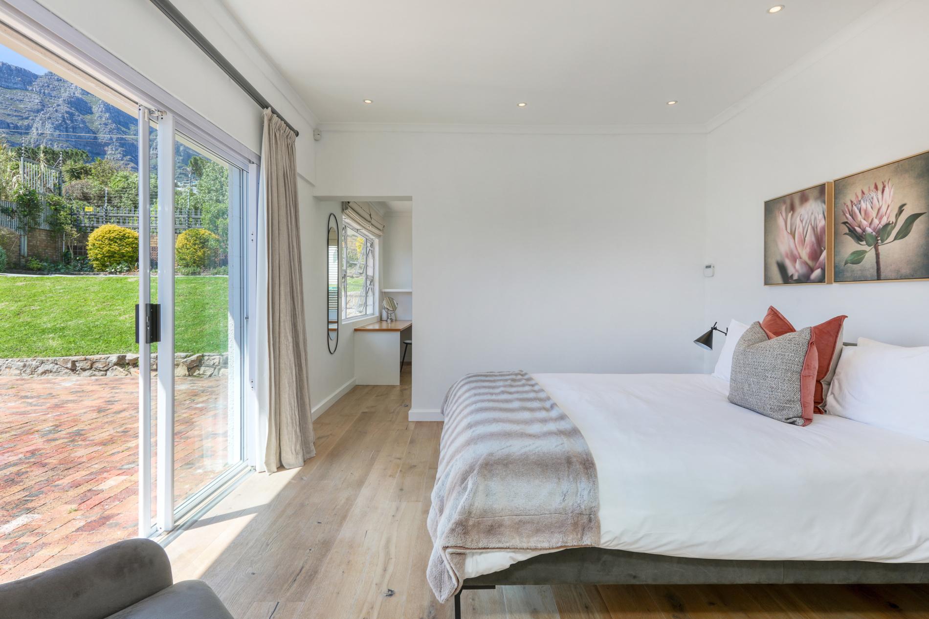 Camps Bay Deluxe 23