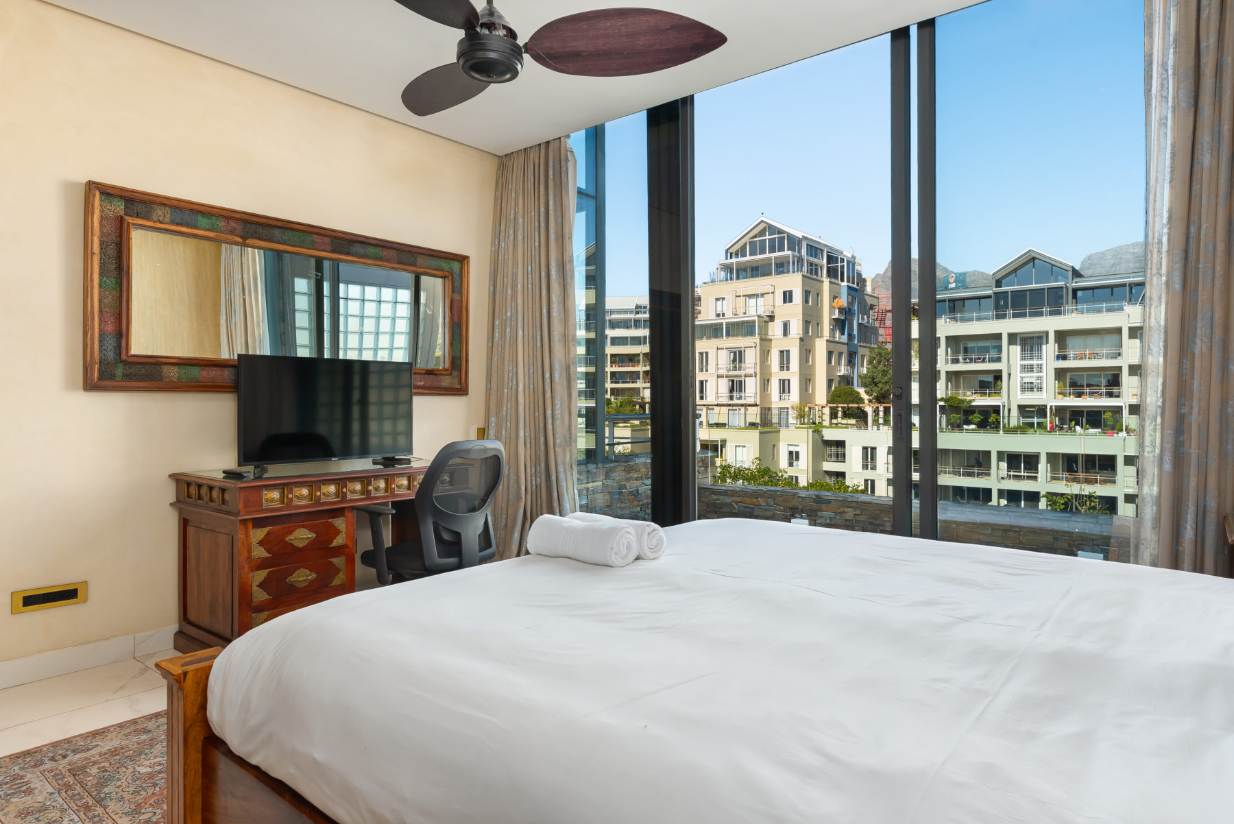 Penthouse 402 Parergon 25