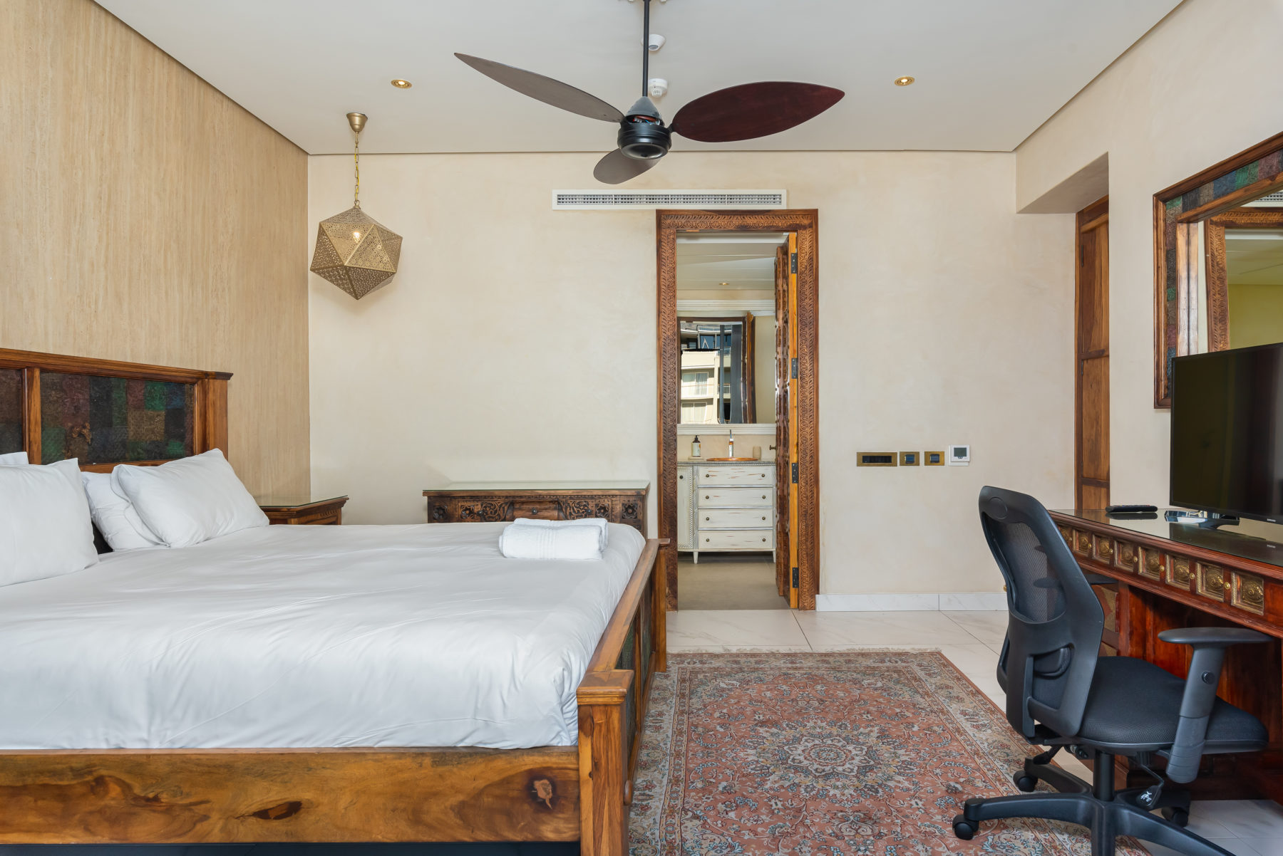 Penthouse 402 Parergon 26