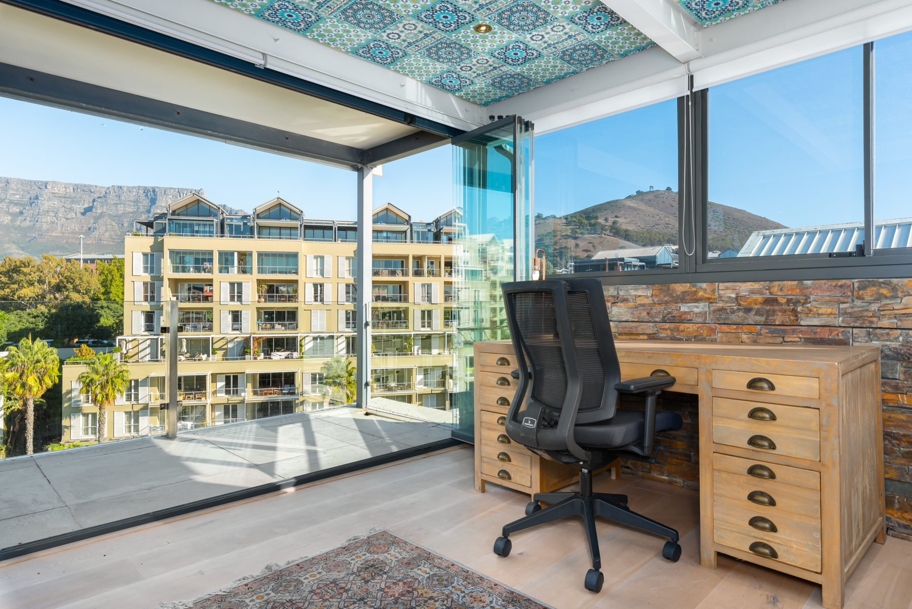 Penthouse 402 Parergon 30
