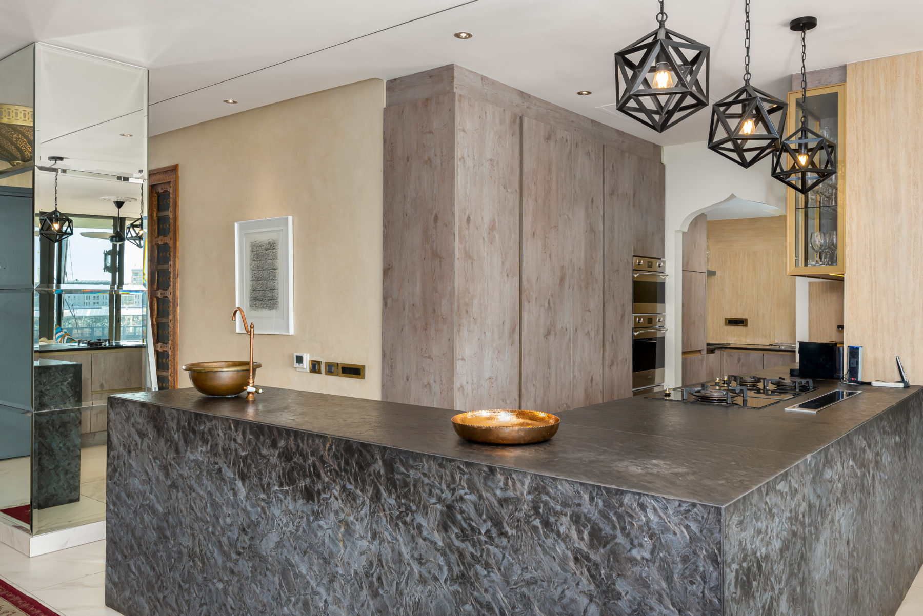 Penthouse 402 Parergon 9