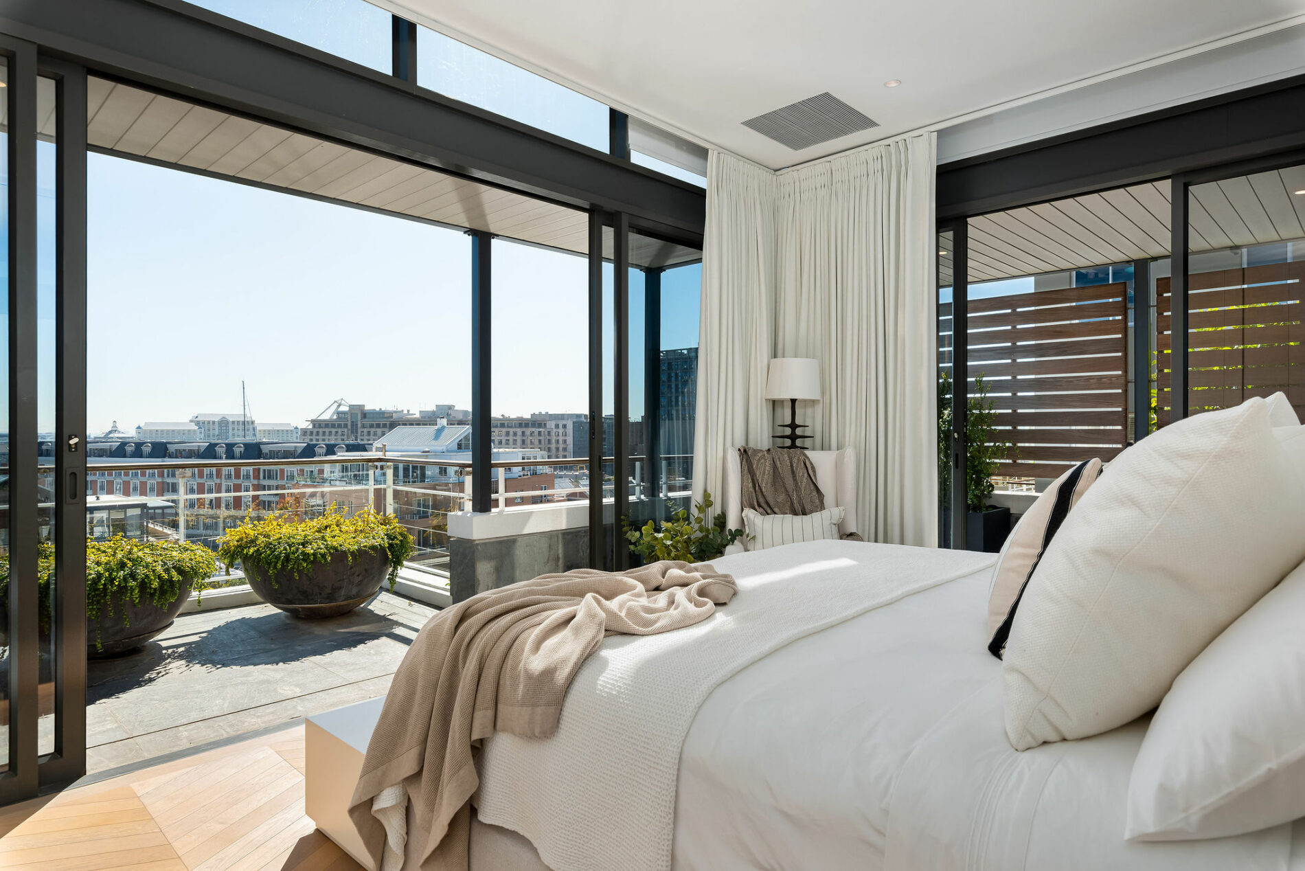 Penthouse 601 Dovenby 16