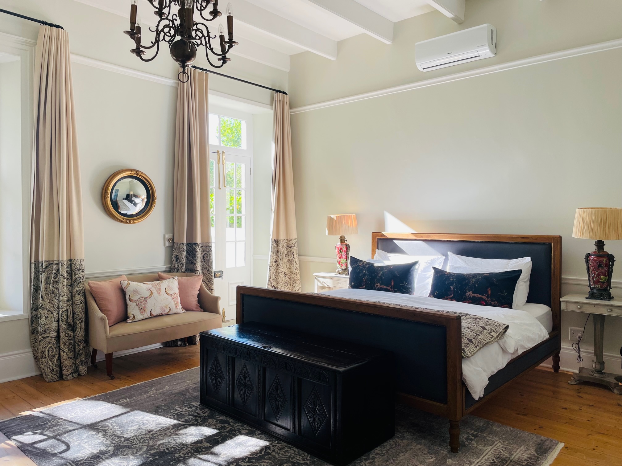 Manor House 10