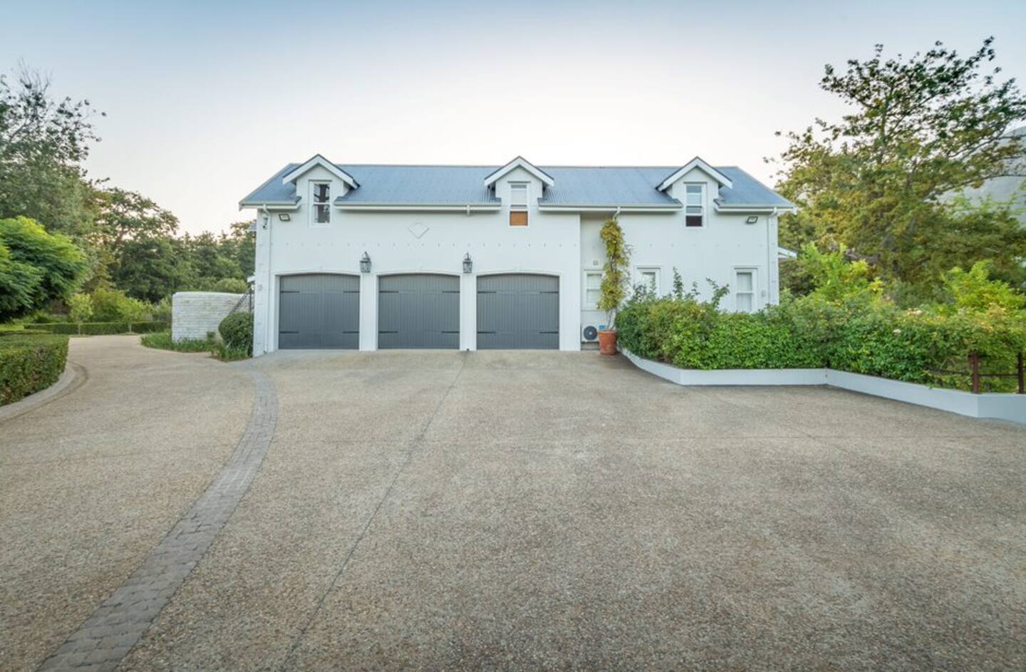 Constantia Leafy 16