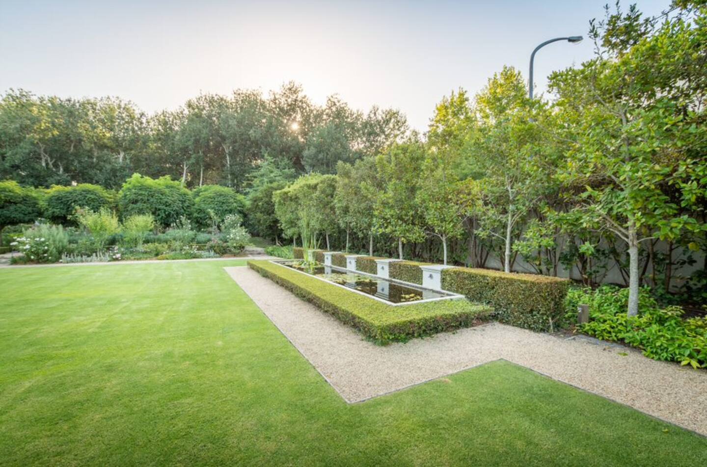 Constantia Leafy 23