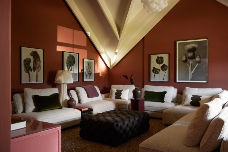 20250905 Colmant S17 Upstairs Lounge 050 Rt