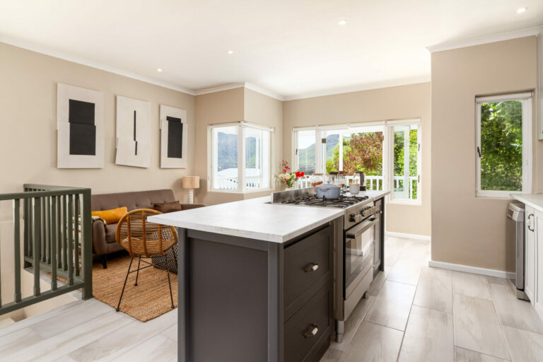 21 Sapphire Way L 100