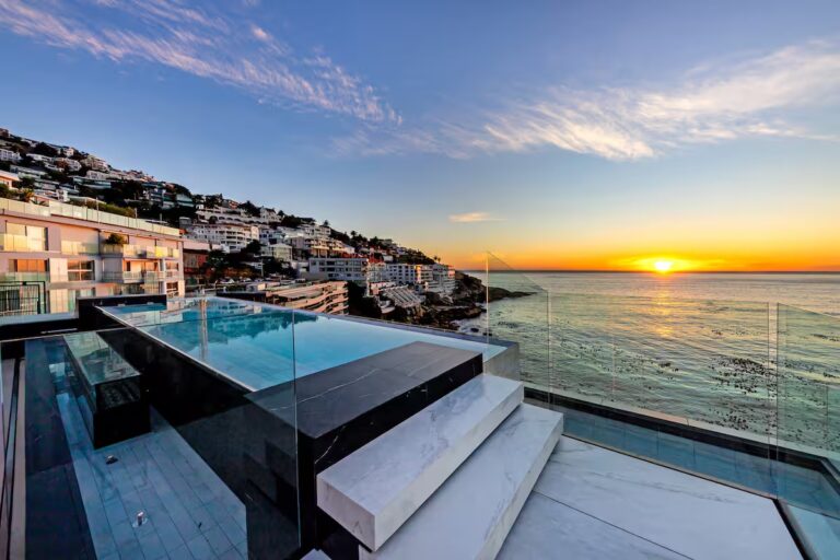 801 Aurum Pool