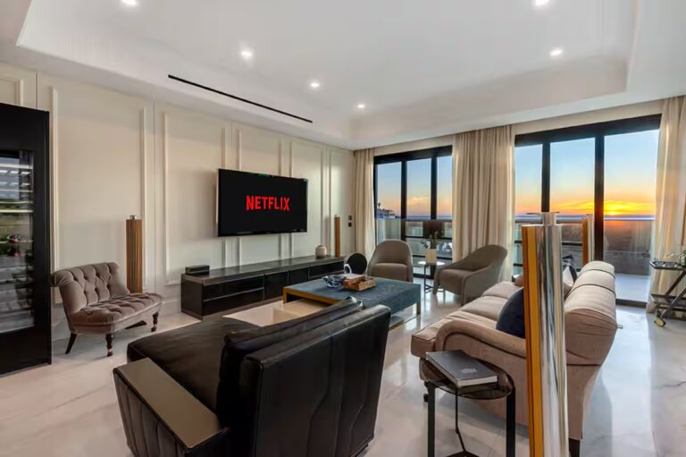 801 Aurum Reception